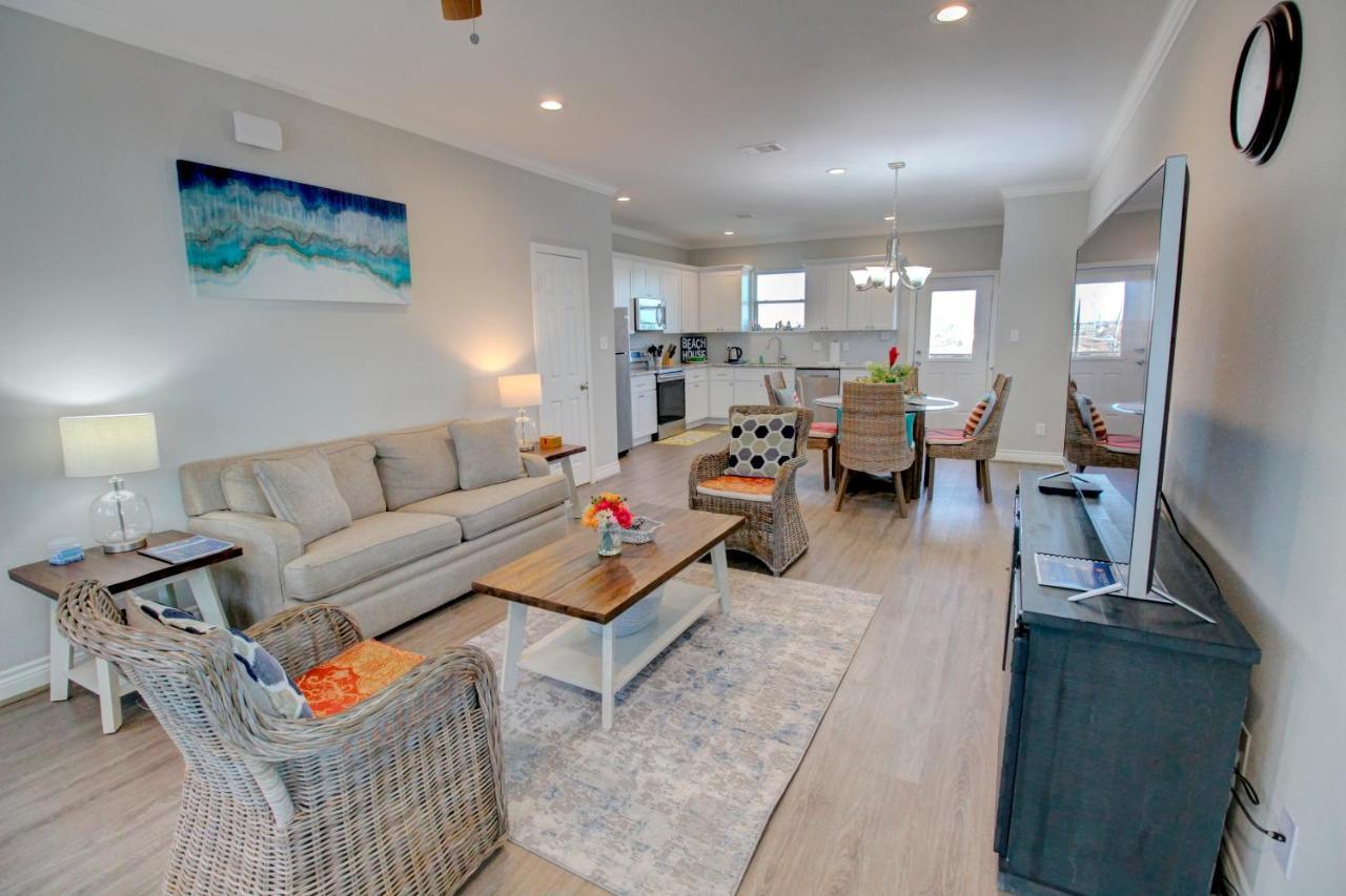 Yellow Beach Haven, Decks, Views, Mere Steps To Sand Galveston Buitenkant foto